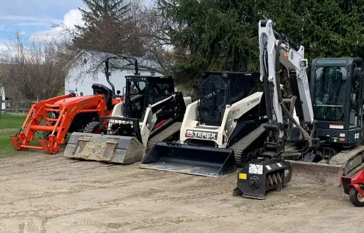 Skid Steer Land Clearing: Navigating Tight Spaces 2